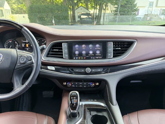 Used 2021 Buick Enclave Avenir w/ Avenir Technology Package AWD/4WD image 23