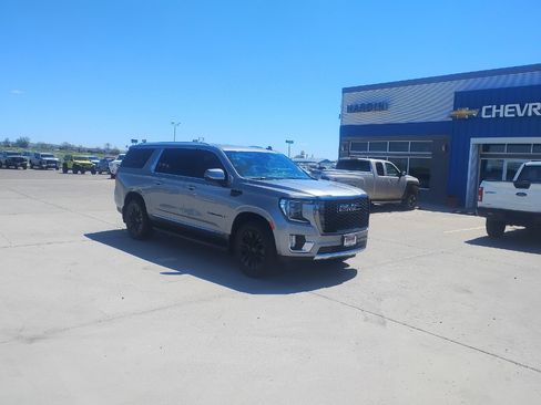 Used 2024 GMC Yukon XL Denali w/ Max Trailering Package AWD/4WD image 8