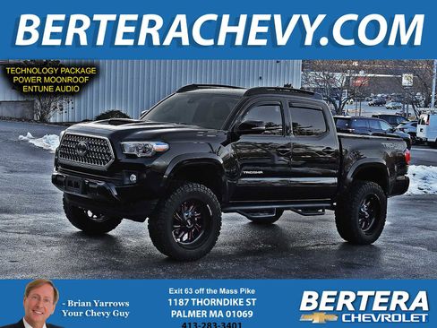 Used 2019 Toyota Tacoma TRD Sport image 1
