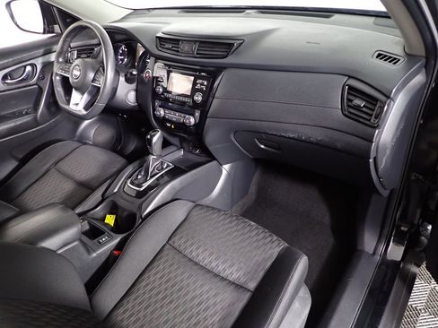 Used 2017 Nissan Rogue SV image 35