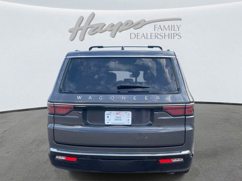 Used 2024 Jeep Wagoneer 4WD w/ Premium Group I image 4