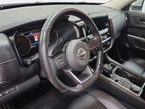 Used 2022 Nissan Pathfinder SL w/ Lighting Package (N92) AWD/4WD image 14