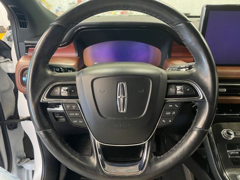 Used 2023 Lincoln Nautilus Reserve AWD/4WD image 14