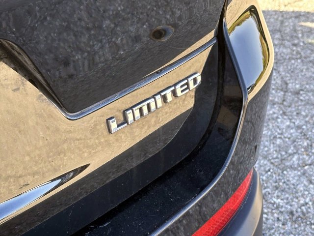 Used 2023 Jeep Grand Cherokee L Limited AWD/4WD image 9