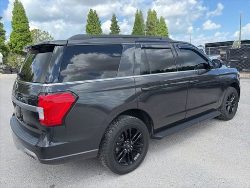 Used 2024 Ford Expedition XLT RWD image 5