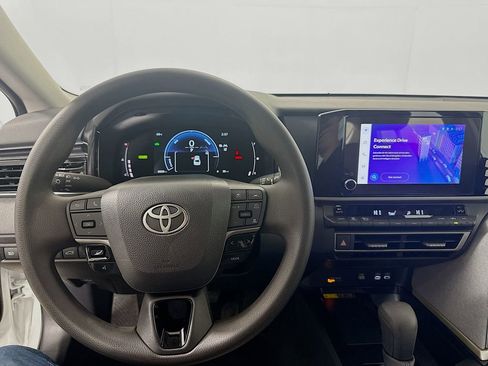 Certified 2025 Toyota Camry LE w/ Convenience Package image 20