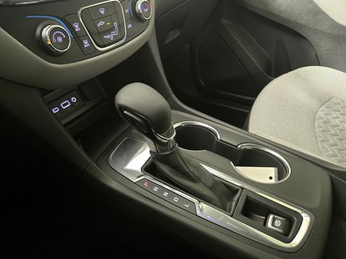 Used 2023 Chevrolet Equinox LS w/ LS Convenience Package image 21