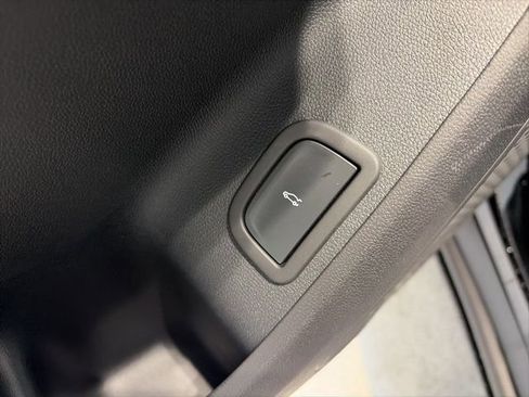 New 2026 Chevrolet Traverse Z71 w/ Driver Confidence Package image 10