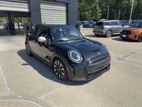 Used 2024 MINI Cooper S FWD image 2