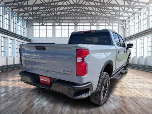 Used 2025 Chevrolet Silverado 1500 ZR2 w/ Technology Package AWD/4WD image 3
