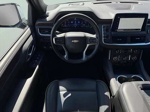 Certified 2024 Chevrolet Suburban Premier image 12