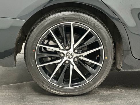 Used 2021 Toyota Camry SE FWD image 21