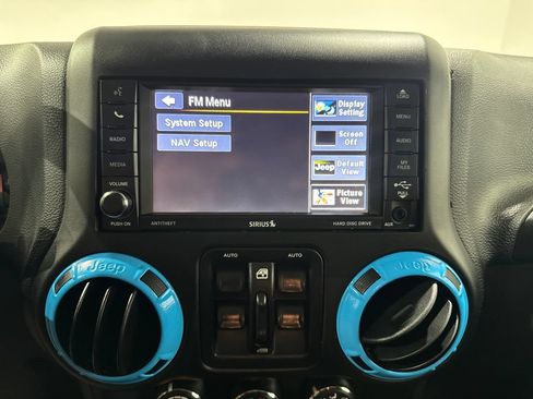 Used 2017 Jeep Wrangler Unlimited Sahara AWD/4WD image 13