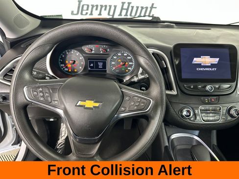 Used 2025 Chevrolet Malibu LT FWD image 11