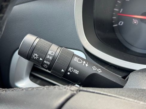 Used 2015 Chevrolet Equinox LTZ image 29