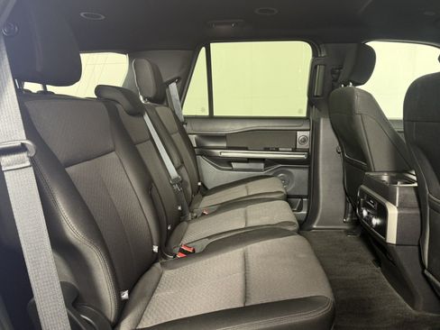 Used 2018 Ford Expedition XLT AWD/4WD image 13