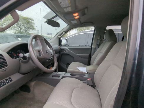 Used 2016 Nissan Frontier SV w/ SV Value Truck Package AWD/4WD image 7