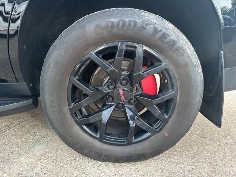 Used 2022 GMC Yukon AT4 AWD/4WD image 10