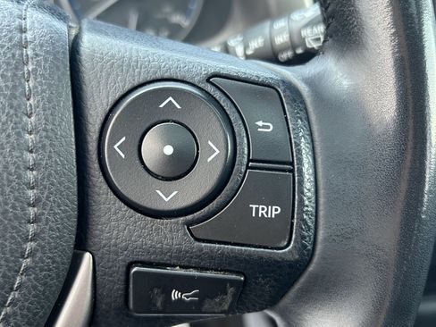 Used 2018 Toyota RAV4 XLE AWD/4WD image 24