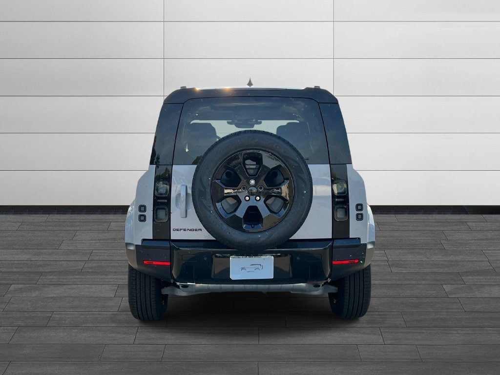 New 2026 Land Rover Defender 110 S AWD/4WD image 4