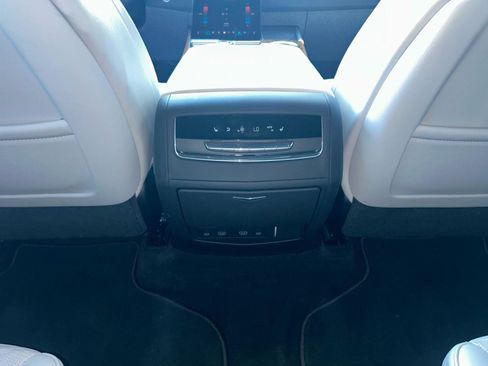 Certified 2025 Cadillac Escalade Sport Platinum w/ LPO, ONYX Package AWD/4WD image 20