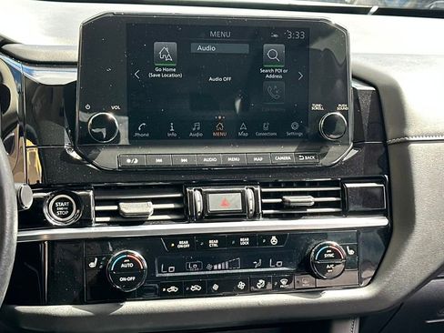 Used 2022 Nissan Pathfinder SL w/ SL Black Package image 16