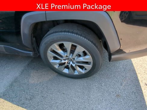 Used 2021 Toyota RAV4 XLE Premium FWD image 5