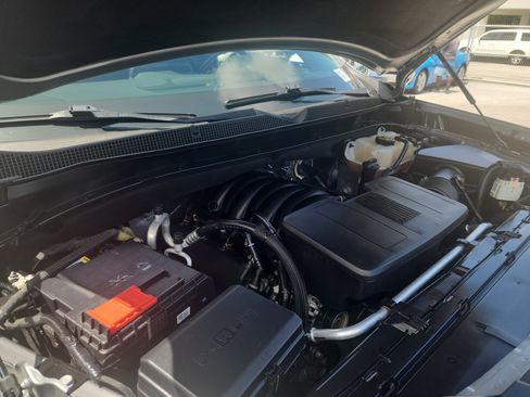 Used 2023 Chevrolet Suburban Premier image 13