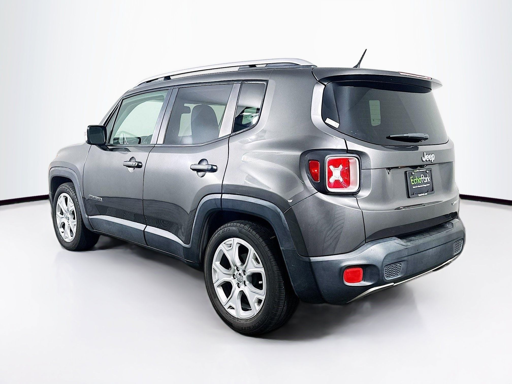 Used 2016 Jeep Renegade Limited FWD image 5