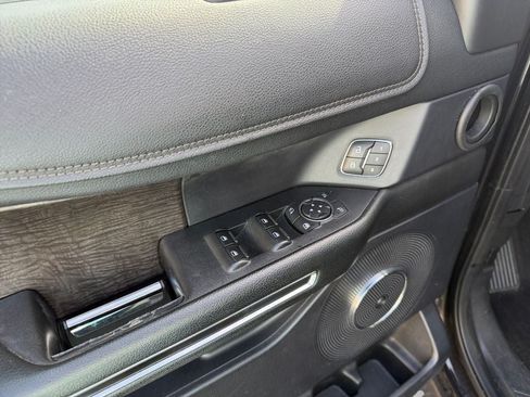 Used 2019 Ford Expedition Max Limited RWD image 14