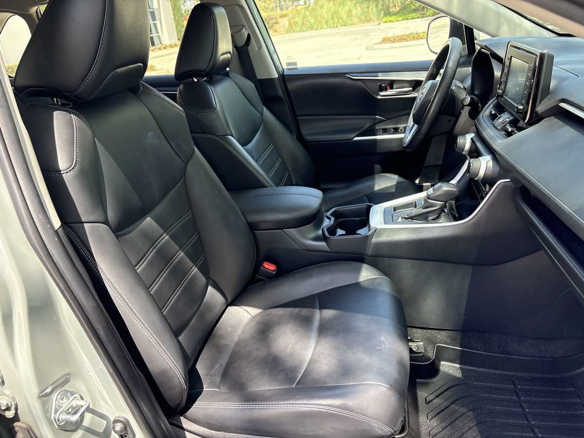 Used 2021 Toyota RAV4 XLE Premium w/ Carpet Mat Package (TMS) FWD image 16