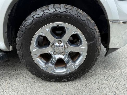 Used 2015 RAM 1500 Laramie w/ Convenience Group AWD/4WD image 11