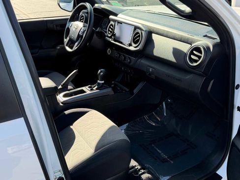 Used 2020 Toyota Tacoma TRD Off-Road w/ Technology Package RWD image 31