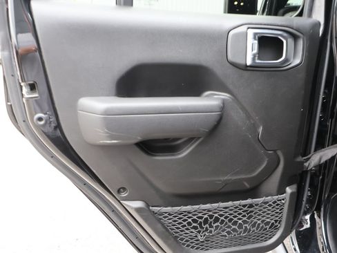 Used 2024 Jeep Wrangler Unlimited AWD/4WD image 16