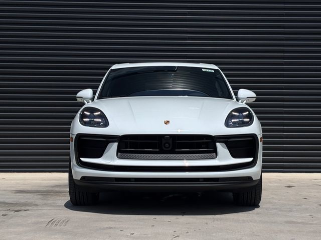 Certified 2026 Porsche Macan AWD/4WD image 10