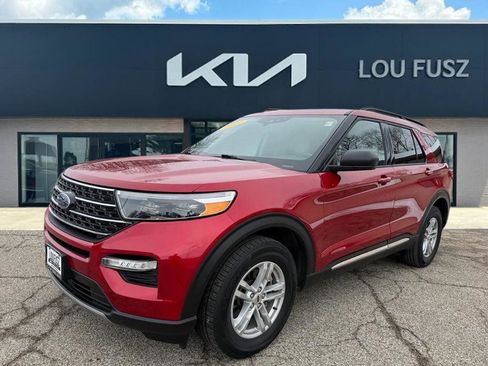 Used 2021 Ford Explorer XLT w/ Equipment Group 202A image 1