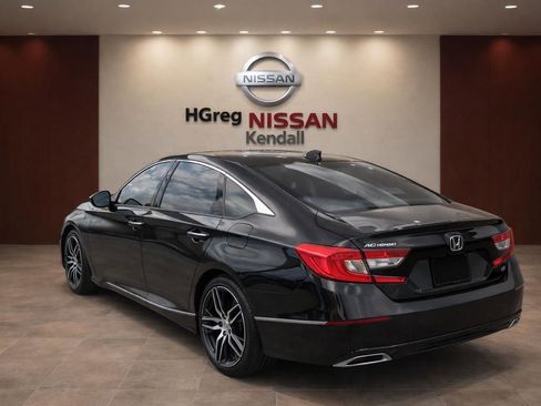 Used 2021 Honda Accord Touring image 5