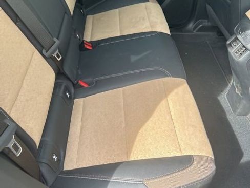 Used 2025 Chevrolet Equinox ACTIV w/ Safety and Technology Package image 7