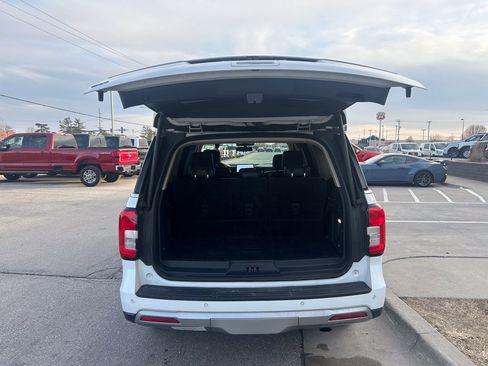 Certified 2024 Ford Expedition XLT image 15