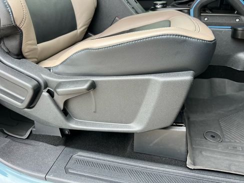 Used 2023 Ford Bronco Wildtrak image 21