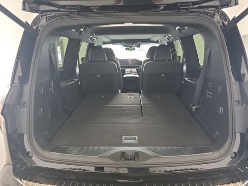 New 2026 INFINITI QX80 4WD w/ Sport Exterior Package image 17