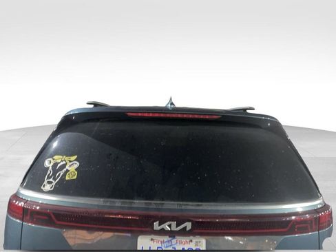 Used 2023 Kia Carnival SX Prestige image 5