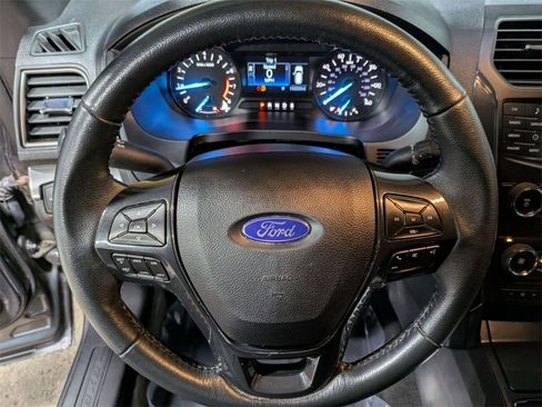 Used 2018 Ford Explorer XLT image 17