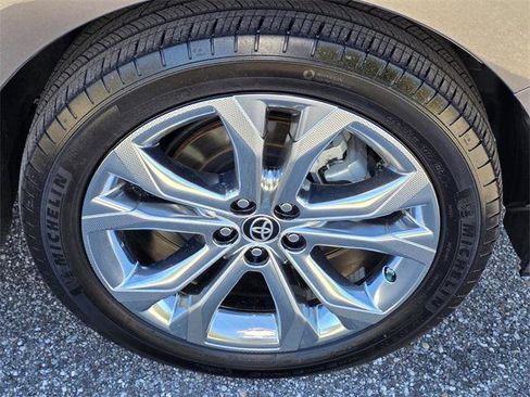 Certified 2023 Toyota Sienna Platinum image 41