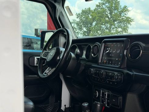 Used 2021 Jeep Gladiator Overland AWD/4WD image 34