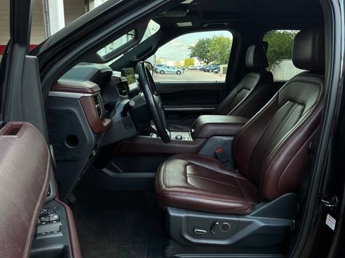 Used 2024 Ford Expedition Limited AWD/4WD image 10