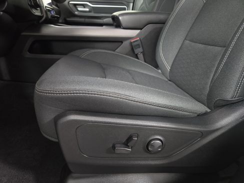 Used 2025 RAM 1500 Big Horn AWD/4WD image 33
