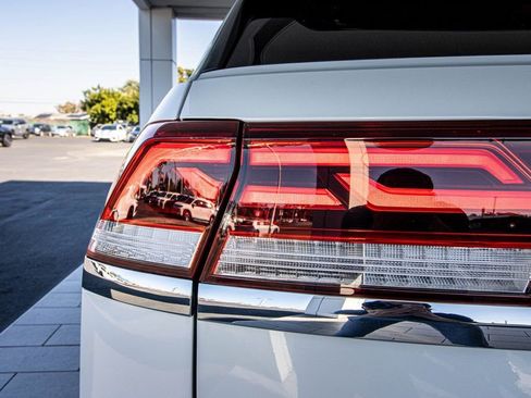 New 2026 Volkswagen Atlas Cross Sport SE image 13