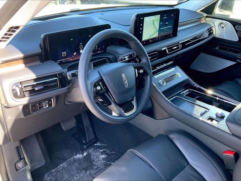 New 2026 Lincoln Aviator Reserve w/ Luxury Package image 8