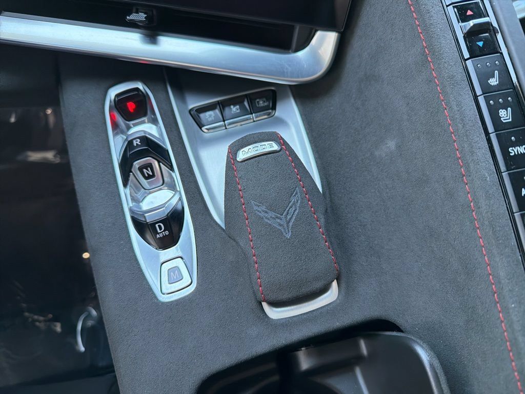Used 2023 Chevrolet Corvette Stingray Premium Conv w/ Z51 Performance Package RWD image 13